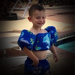 Meet your Posher, Crystal